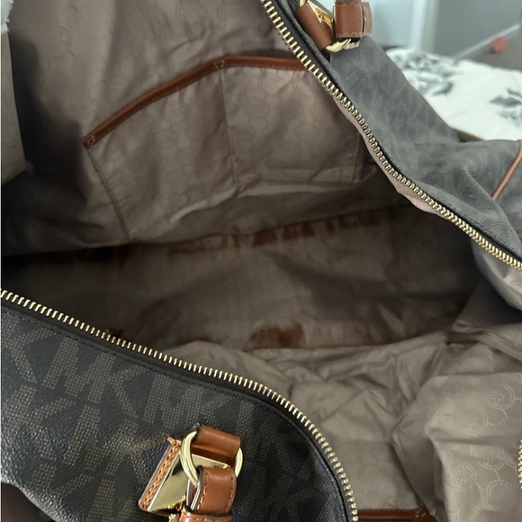 AUTHENTIC Michael Kors Duffle Bag Weekender Leather Travel Zip Removable Strap - Picture 5 of 6